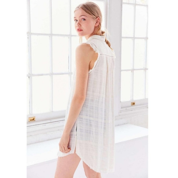 Kimchi Blue Allison Frayed Botton Down Tunic - Picture 1 of 16